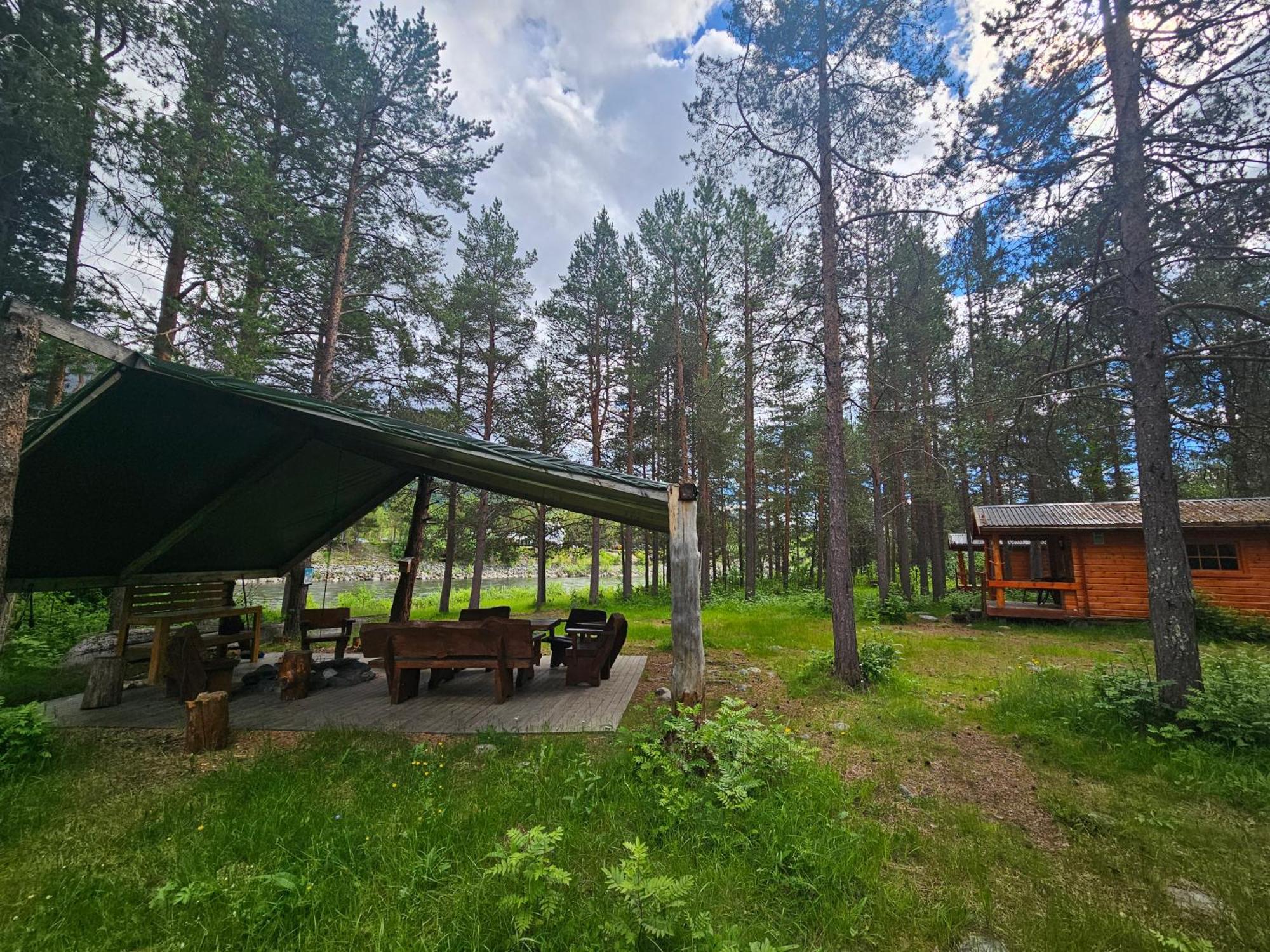 Torfoss Gard, Hytte Utleie, Campingvogn Og Bobil Plasser Potka Ngoại thất bức ảnh